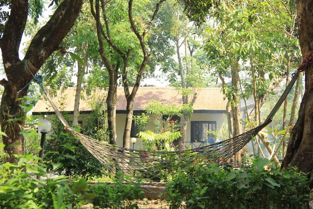 Chitwan Safari Camp & Lodge Sauraha Exterior foto