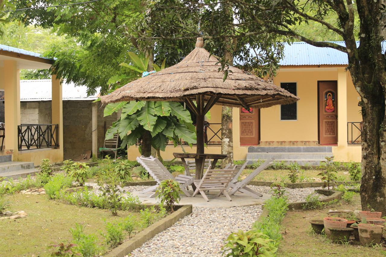 Chitwan Safari Camp & Lodge Sauraha Exterior foto