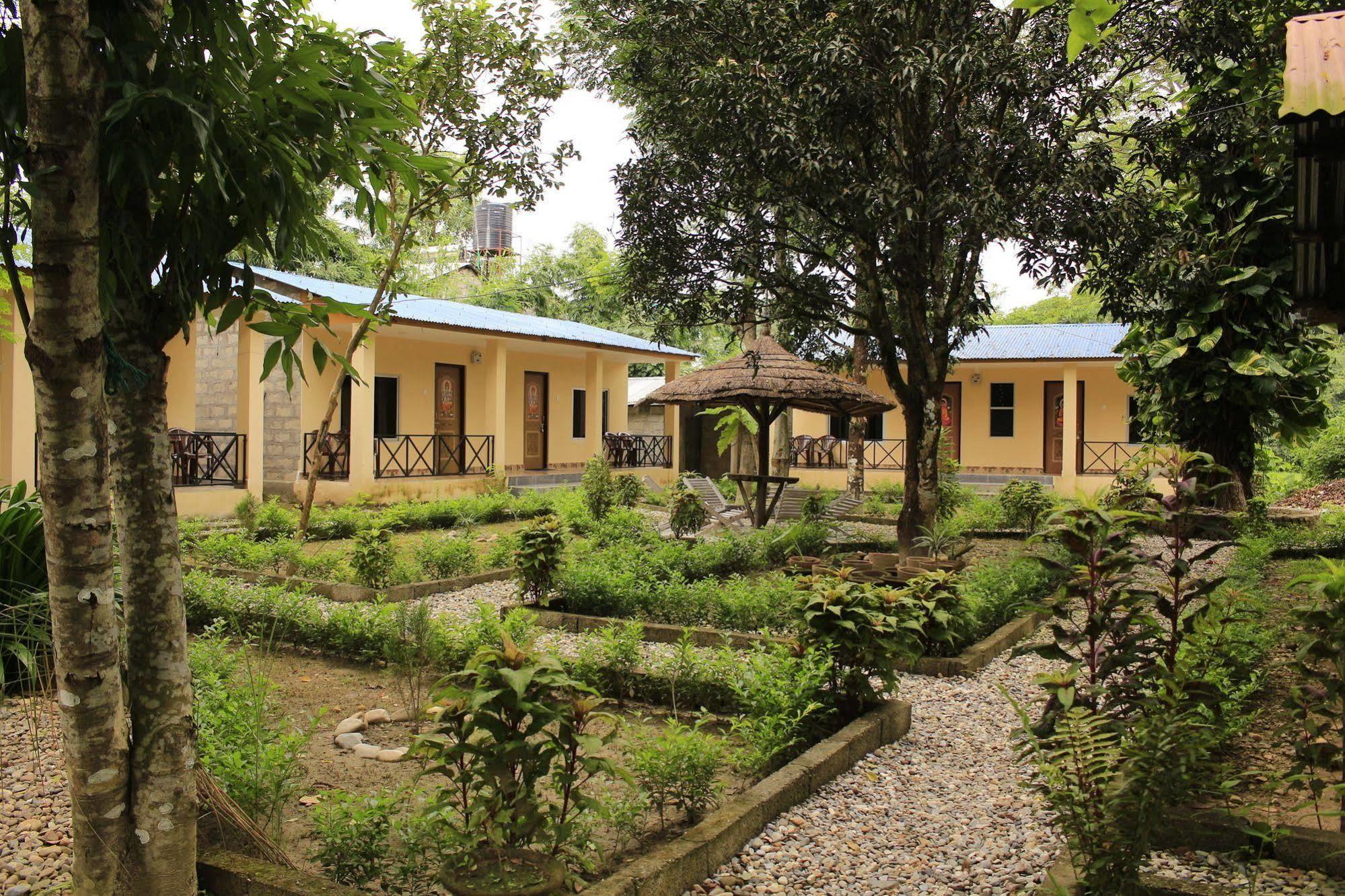 Chitwan Safari Camp & Lodge Sauraha Exterior foto